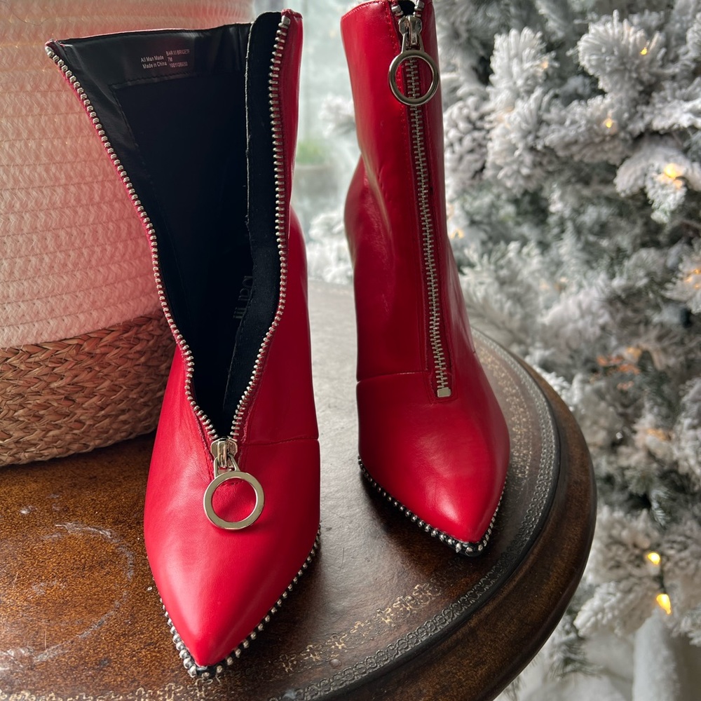 Beautiful Ankle Booties Brand New Red with Silver Dainty Trim! Bar III Size 7M. - Picture 2 of 4